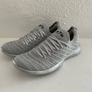 APL Techloom Wave Sneakers Silver Size 8 NEW